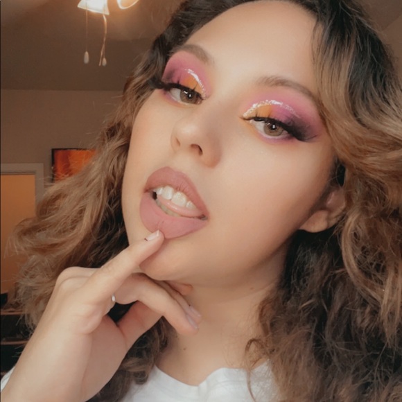 Meet your Posher, Tiffani - Picture 7 of 8